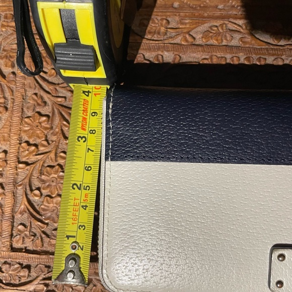 Kate Spade wallet, zipper enclosure - Picture 16 of 16